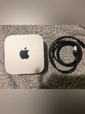 Apple Silver mac Mini Desktop with Black Cable
